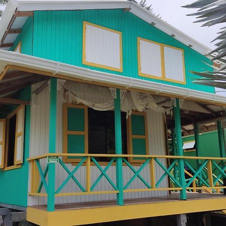 Hotel Yellow Home Providencia Isla Bahia Suroeste Exterior photo