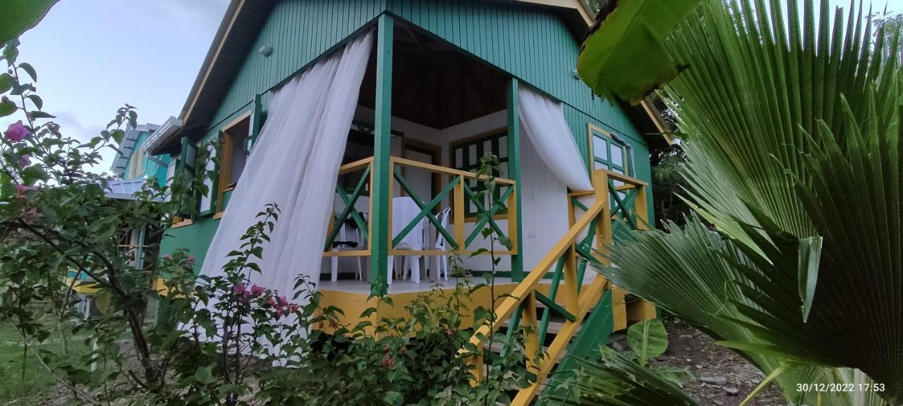 Hotel Yellow Home Providencia Isla Bahia Suroeste Exterior photo