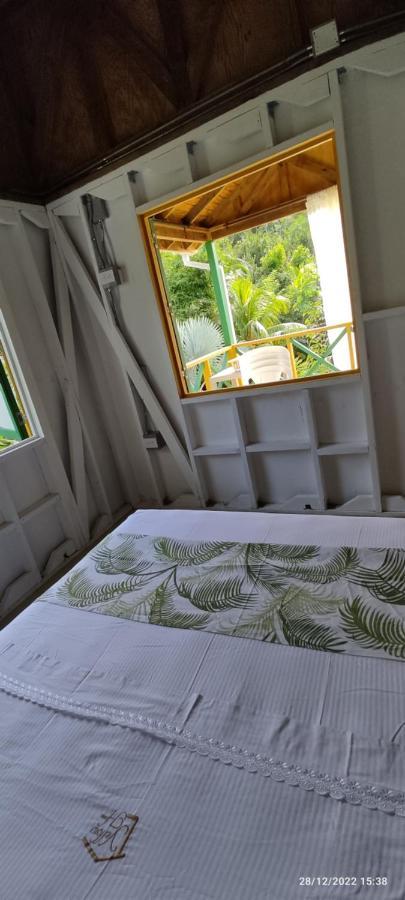 Hotel Yellow Home Providencia Isla Bahia Suroeste Exterior photo