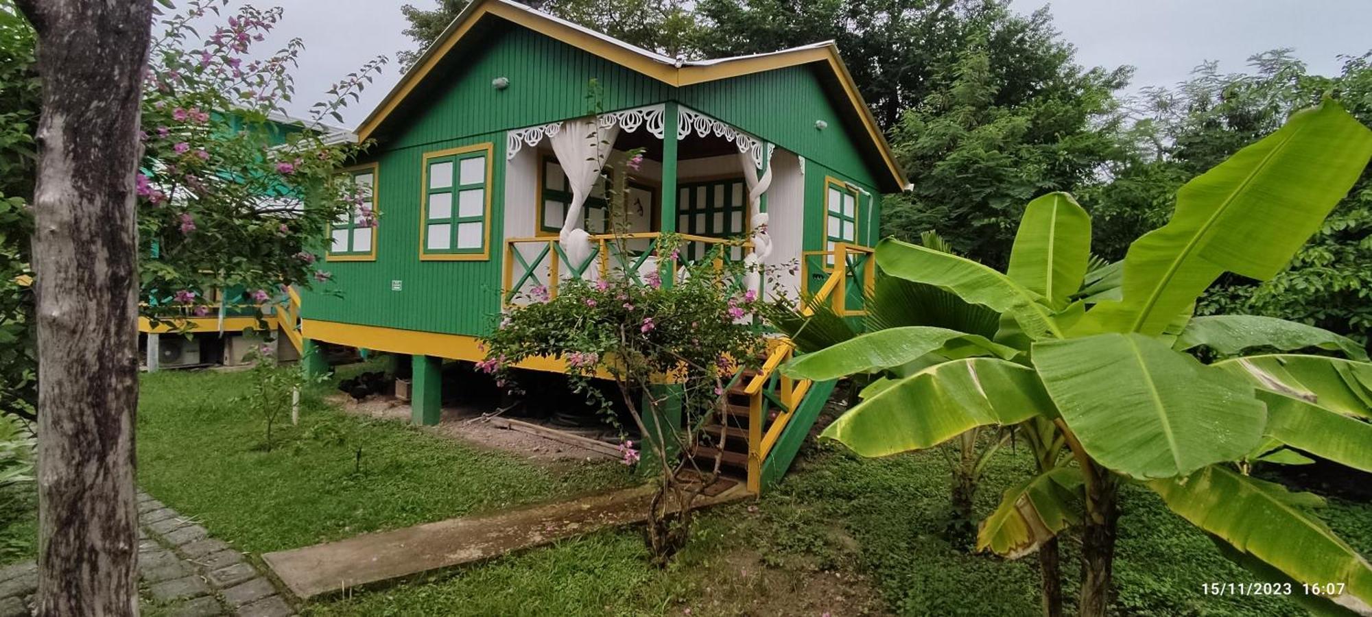 Hotel Yellow Home Providencia Isla Bahia Suroeste Exterior photo